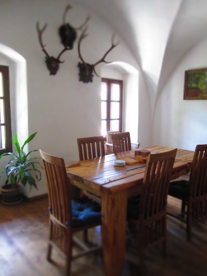 Holubnik Statecnych Zen Kralovych Hotel Luže Eksteriør billede
