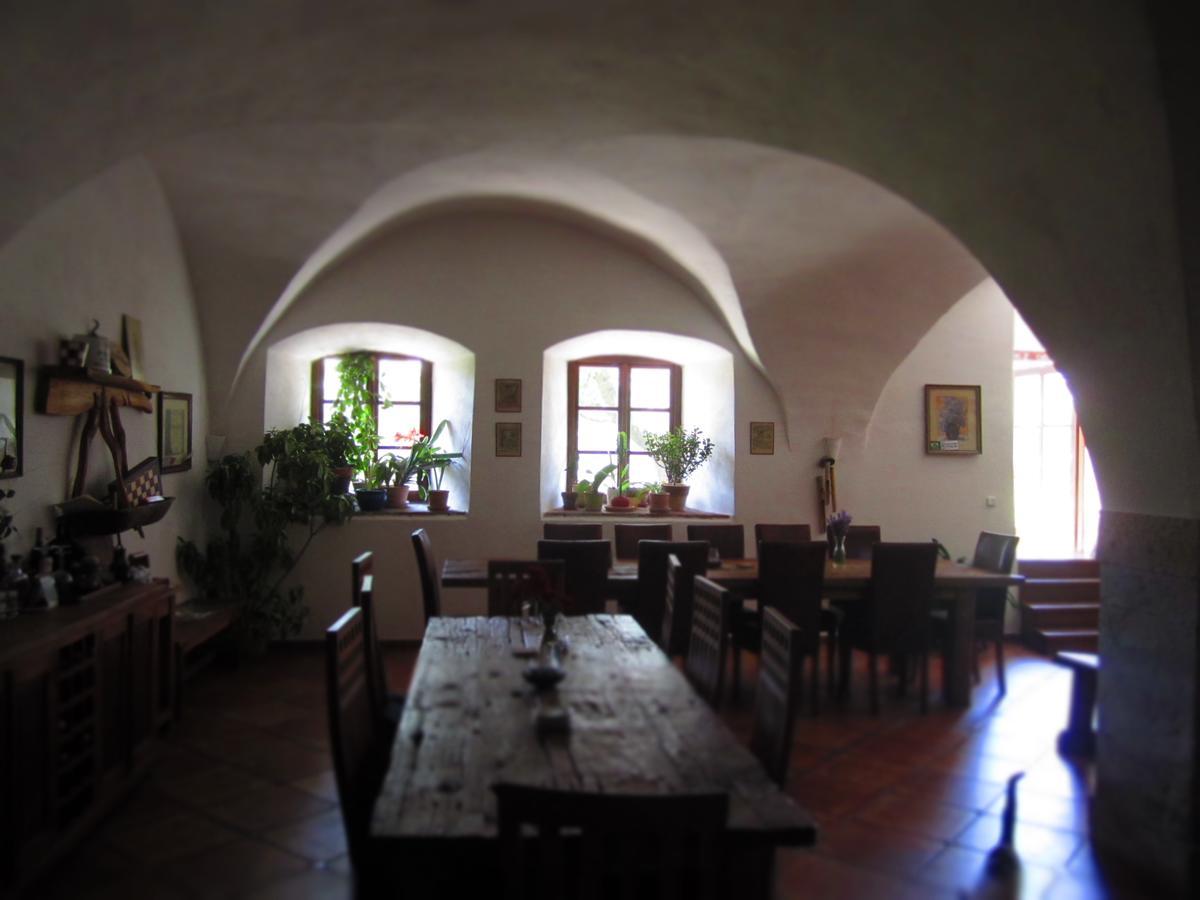 Holubnik Statecnych Zen Kralovych Hotel Luže Eksteriør billede